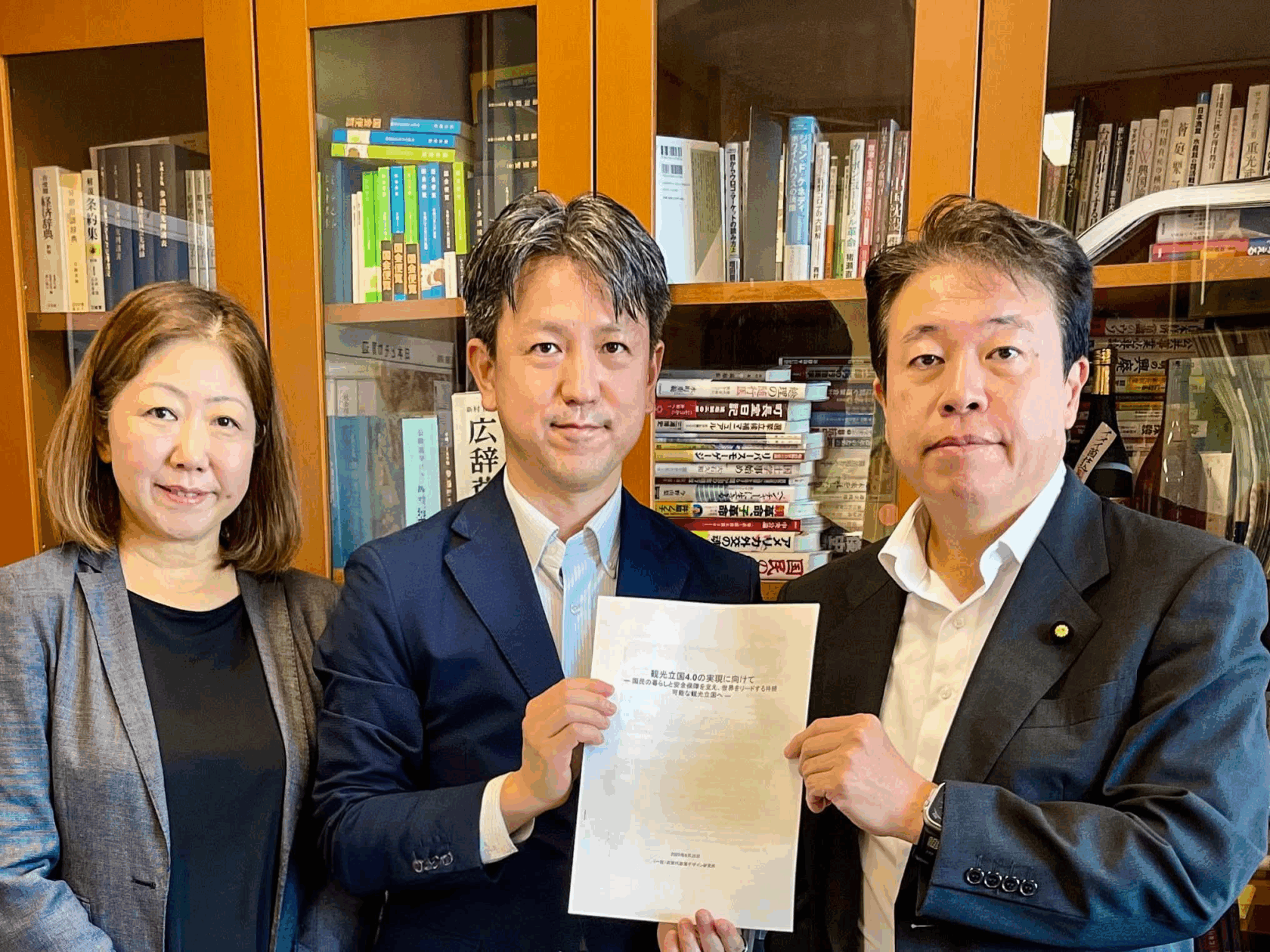 研究所が8月にまとめた観光政策の提言でも、「地域主導の観光戦略支援」策として相利協創方式が盛り込まれた